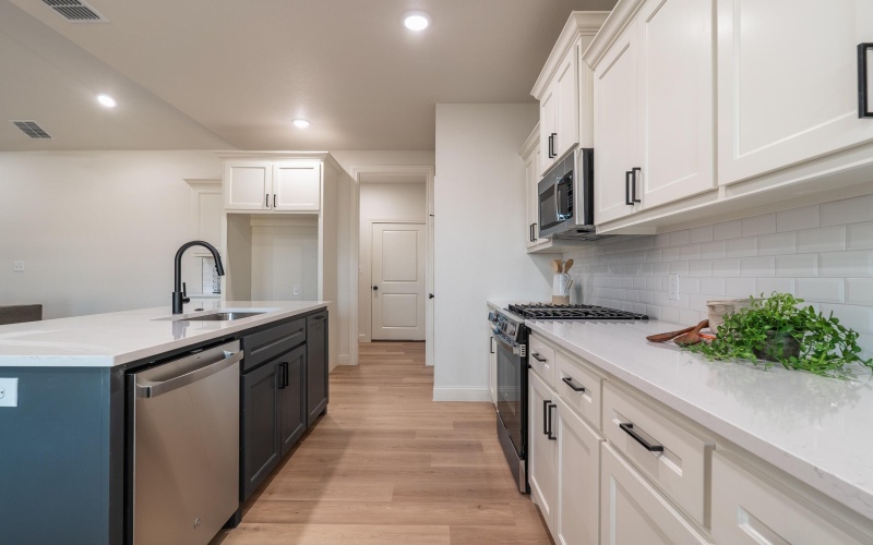 6913 14th Street, Lubbock, TX 79416, 3 Habitaciones Habitaciones , ,2 BañosBaños,Residential,En Venta,6913 14th Street,0,202603226