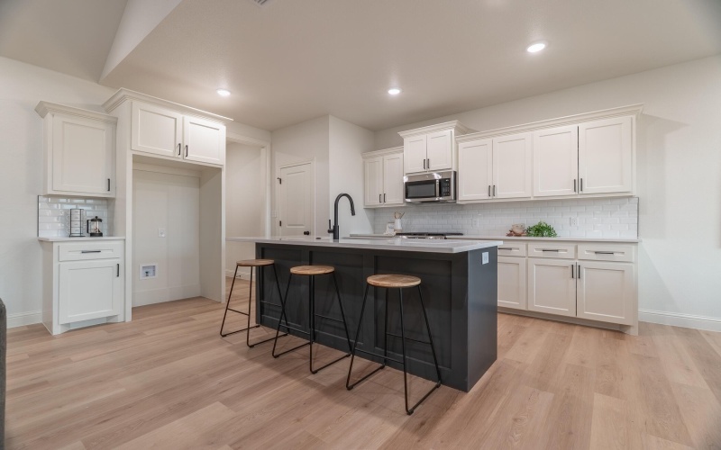 6913 14th Street, Lubbock, TX 79416, 3 Habitaciones Habitaciones , ,2 BañosBaños,Residential,En Venta,6913 14th Street,0,202603226