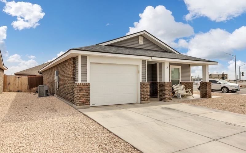 2 Maverick Dr, Odessa, TX 79765, 2 Bedrooms Bedrooms, ,2 BathroomsBathrooms,Residential,For Sale,2 Maverick Dr,0,173077