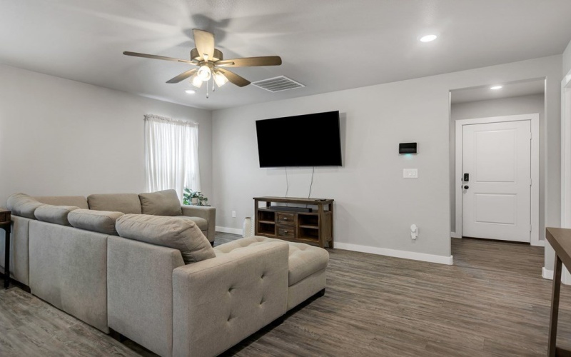 2 Maverick Dr, Odessa, TX 79765, 2 Bedrooms Bedrooms, ,2 BathroomsBathrooms,Residential,For Sale,2 Maverick Dr,0,173077