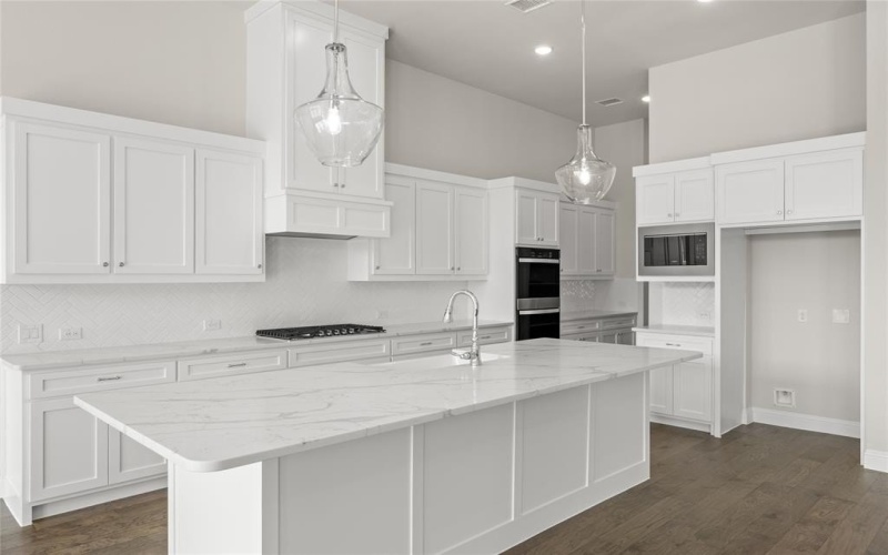 2001 Rockwood Lane, Mansfield, TX 76063, 4 Bedrooms Bedrooms, ,5 BathroomsBathrooms,Residential,For Sale,2001 Rockwood Lane,20712032