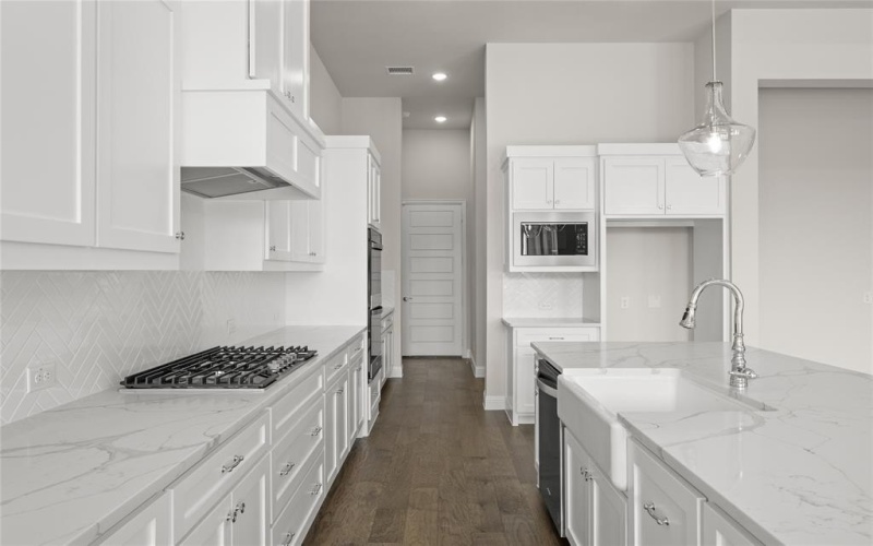 2001 Rockwood Lane, Mansfield, TX 76063, 4 Bedrooms Bedrooms, ,5 BathroomsBathrooms,Residential,For Sale,2001 Rockwood Lane,20712032