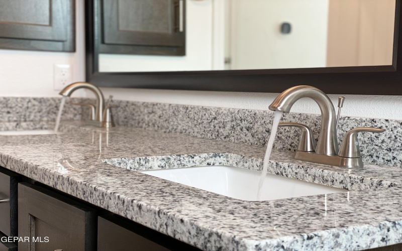 239 Bonnie Trail, Santa Teresa, NM 88008, 4 Habitaciones Habitaciones , ,3 BañosBaños,Residential,En Venta,239 Bonnie Trail,0,940046