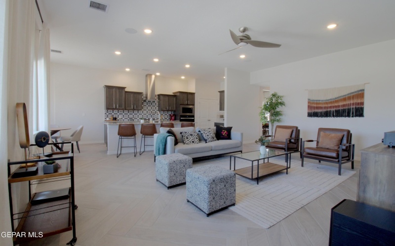 111 Wind Mill Trail, Santa Teresa, NM 88008, 5 Habitaciones Habitaciones , ,3 BañosBaños,Residential,En Venta,111 Wind Mill Trail,0,940047