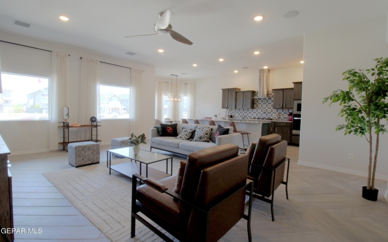 111 Wind Mill Trail, Santa Teresa, NM 88008, 5 Habitaciones Habitaciones , ,3 BañosBaños,Residential,En Venta,111 Wind Mill Trail,0,940047