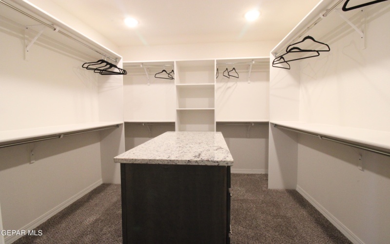 111 Wind Mill Trail, Santa Teresa, NM 88008, 5 Habitaciones Habitaciones , ,3 BañosBaños,Residential,En Venta,111 Wind Mill Trail,0,940047