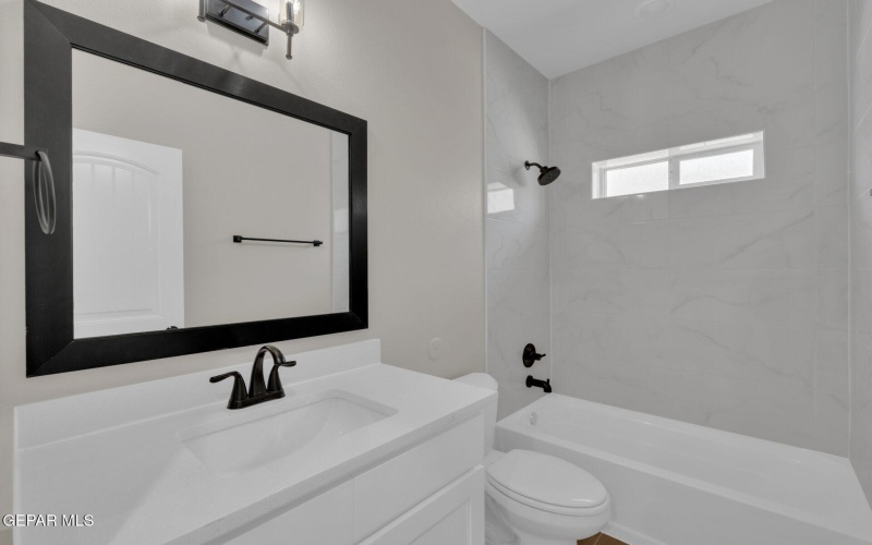 13833 Centro Vista Avenue, Horizon City, TX 79928, 3 Habitaciones Habitaciones , ,2 BañosBaños,Residential,En Venta,13833 Centro Vista Avenue,0,940048