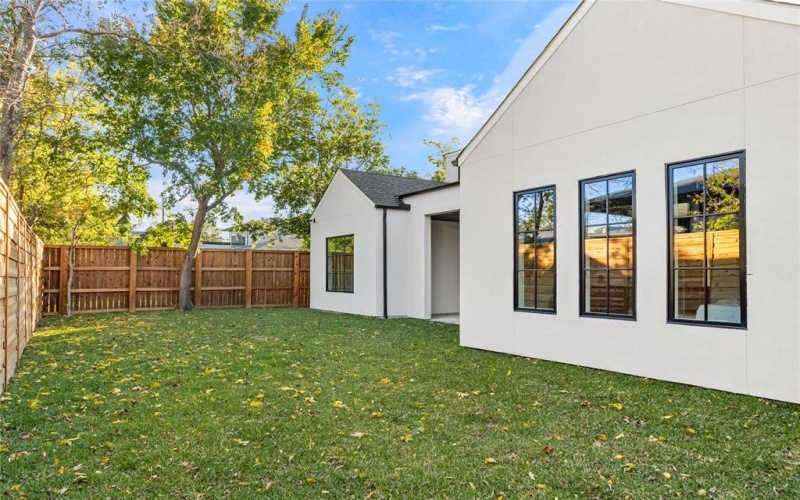 9826 Mixon Drive, Dallas, TX 75220, 6 Habitaciones Habitaciones , ,7 BañosBaños,Residential,En Venta,9826 Mixon Drive,0,21203608