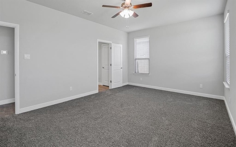 215 WINDMILL Drive, Rhome, TX 76078, 4 Habitaciones Habitaciones , ,3 BañosBaños,Residential,En Venta,215 WINDMILL Drive,0,21203976