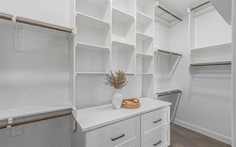 2406 Beverly Drive, Granbury, TX 76048, 4 Bedrooms Bedrooms, ,2 BathroomsBathrooms,Residential,For Sale,2406 Beverly Drive,0,21205316