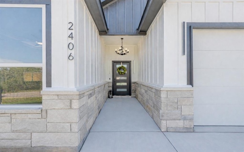 2406 Beverly Drive, Granbury, TX 76048, 4 Bedrooms Bedrooms, ,2 BathroomsBathrooms,Residential,For Sale,2406 Beverly Drive,0,21205316