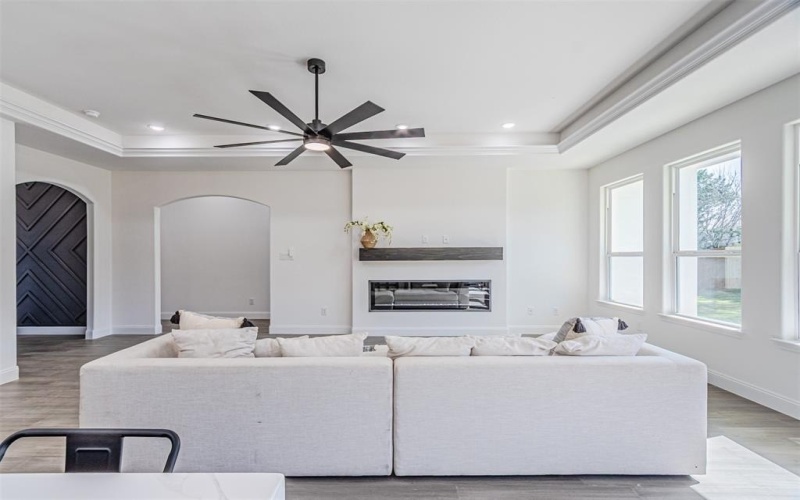 2406 Beverly Drive, Granbury, TX 76048, 4 Bedrooms Bedrooms, ,2 BathroomsBathrooms,Residential,For Sale,2406 Beverly Drive,0,21205316