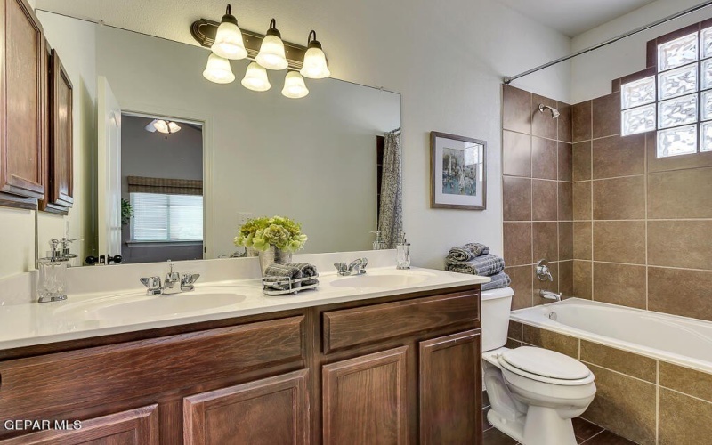 629 Paseo Modesto Drive, El Paso, TX 79928, 4 Habitaciones Habitaciones , ,2 BañosBaños,Residential,En Venta,629 Paseo Modesto Drive,0,899677