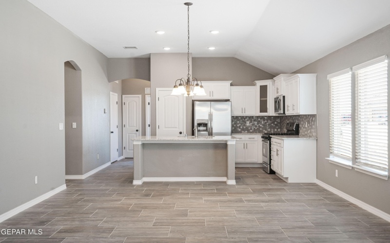 13840 Summer Hail Avenue, El Paso, TX 79928, 4 Bedrooms Bedrooms, ,3 BathroomsBathrooms,Residential,For Sale,13840 Summer Hail Avenue,0,940067