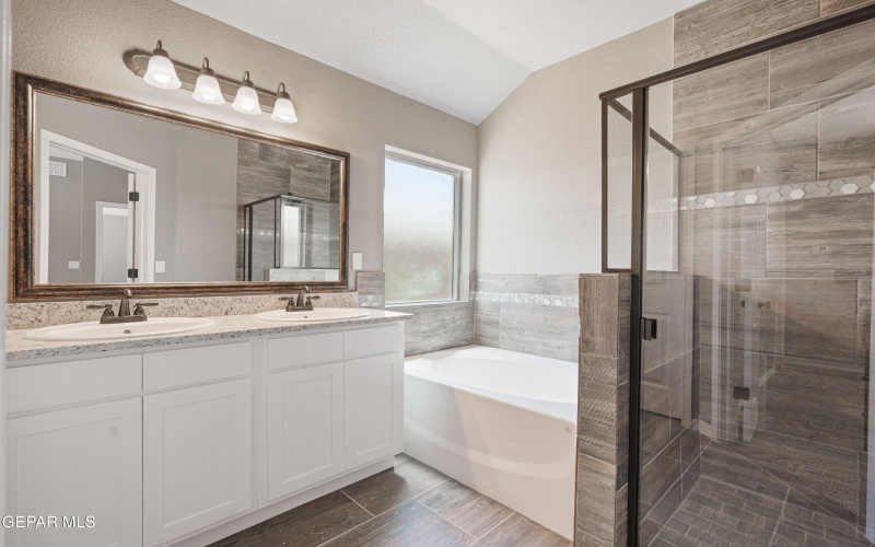 13941 Summer Wave Avenue, El Paso, TX 79928, 4 Bedrooms Bedrooms, ,3 BathroomsBathrooms,Residential,For Sale,13941 Summer Wave Avenue,0,940072