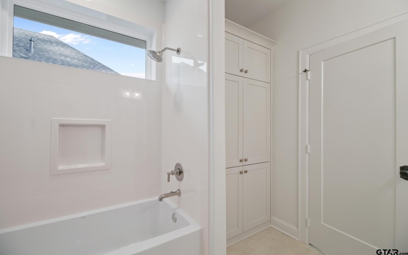 9244 Villas Ct, Tyler, TX 75703, 3 Bedrooms Bedrooms, ,3 BathroomsBathrooms,Residential,For Sale,9244 Villas Ct,0,26003469