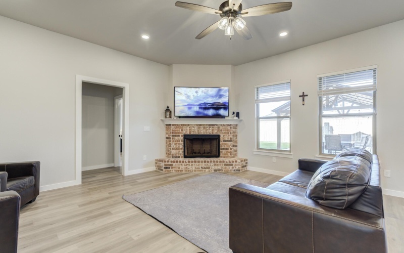 2915 Tractor Avenue, Wolfforth, TX 79382, 4 Habitaciones Habitaciones , ,3 BañosBaños,Residential,En Venta,2915 Tractor Avenue,0,202603278