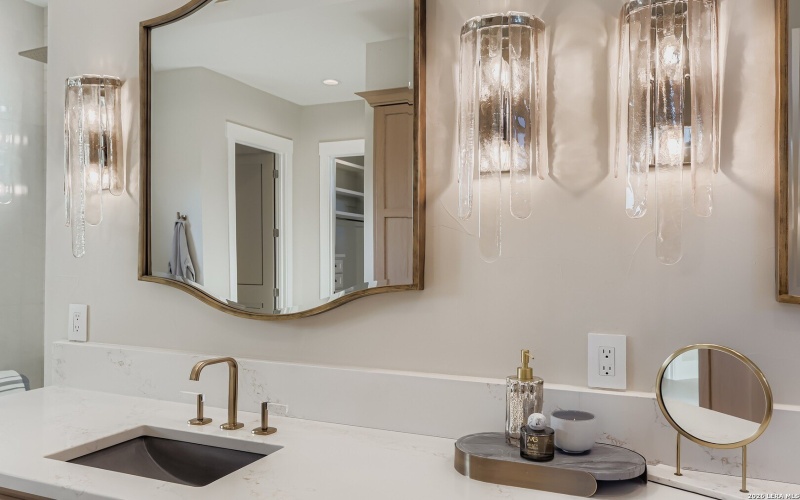 11406 Montell Point, Boerne, TX 78006, 4 Bedrooms Bedrooms, ,5 BathroomsBathrooms,Residential,For Sale,11406 Montell Point,0,1947987