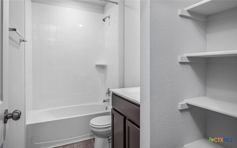 1208 Iron Horse Drive, Killeen, TX 76549, 4 Habitaciones Habitaciones , ,2 BañosBaños,Residential,En Venta,1208 Iron Horse Drive,0,604886