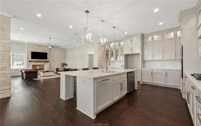 7844 Mathis Creek Drive, Bryan, TX 77808-1547, 4 Habitaciones Habitaciones , ,3 BañosBaños,Residential,En Venta,7844 Mathis Creek Drive,0,26003132