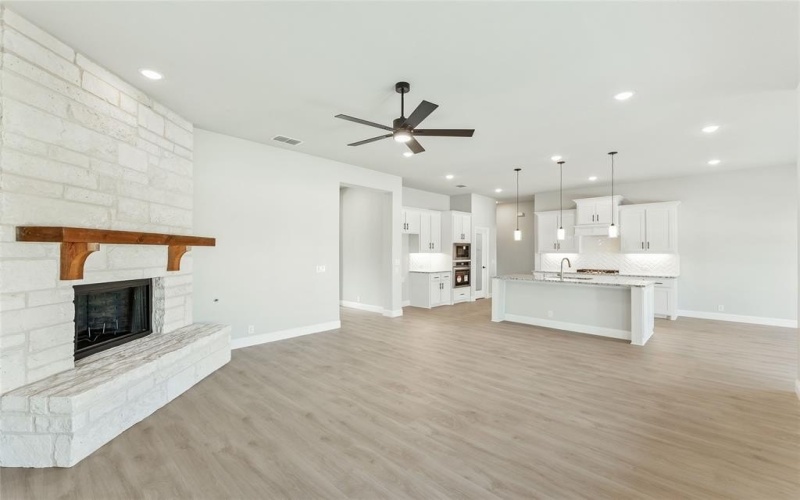 4009 Rayfield Lane, Mesquite, TX 75181, 3 Bedrooms Bedrooms, ,2 BathroomsBathrooms,Residential,For Sale,4009 Rayfield Lane,20712767