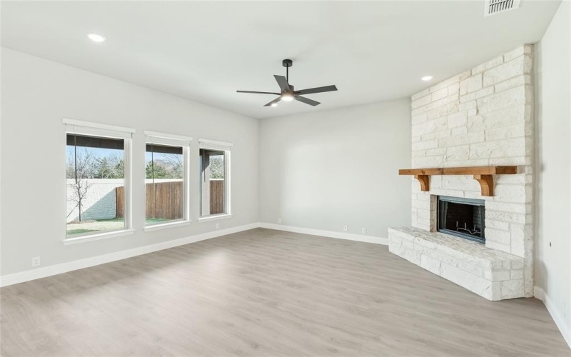 4009 Rayfield Lane, Mesquite, TX 75181, 3 Bedrooms Bedrooms, ,2 BathroomsBathrooms,Residential,For Sale,4009 Rayfield Lane,20712767