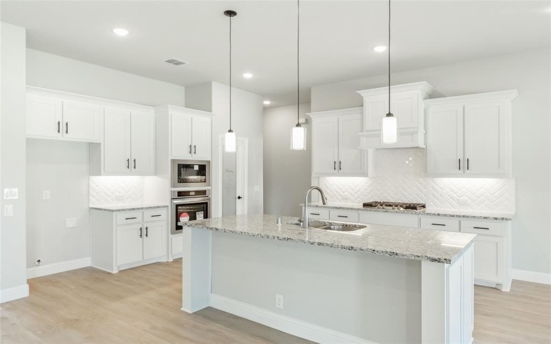 4009 Rayfield Lane, Mesquite, TX 75181, 3 Bedrooms Bedrooms, ,2 BathroomsBathrooms,Residential,For Sale,4009 Rayfield Lane,20712767