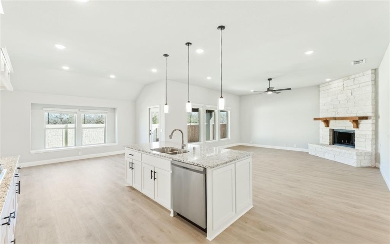 4009 Rayfield Lane, Mesquite, TX 75181, 3 Bedrooms Bedrooms, ,2 BathroomsBathrooms,Residential,For Sale,4009 Rayfield Lane,20712767