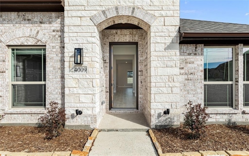 4009 Rayfield Lane, Mesquite, TX 75181, 3 Bedrooms Bedrooms, ,2 BathroomsBathrooms,Residential,For Sale,4009 Rayfield Lane,20712767