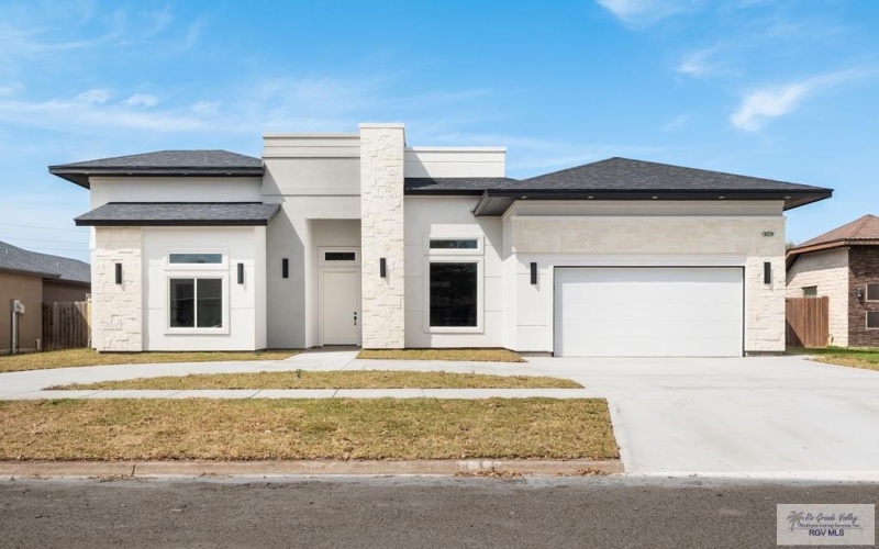 303 RED OAK DR., LOS FRESNOS, TX 78566, 4 Habitaciones Habitaciones , ,3 BañosBaños,Residential,En Venta,303 RED OAK DR.,0,29774859