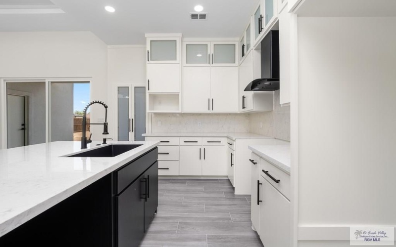 303 RED OAK DR., LOS FRESNOS, TX 78566, 4 Habitaciones Habitaciones , ,3 BañosBaños,Residential,En Venta,303 RED OAK DR.,0,29774859