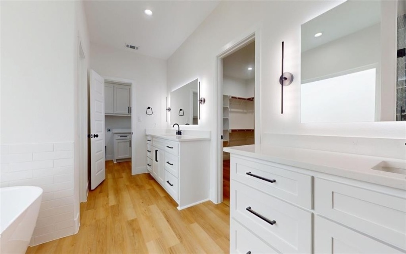 956 County Road 4108, Greenville, TX 75401, 4 Habitaciones Habitaciones , ,2 BañosBaños,Residential,En Venta,956 County Road 4108,0,21206831