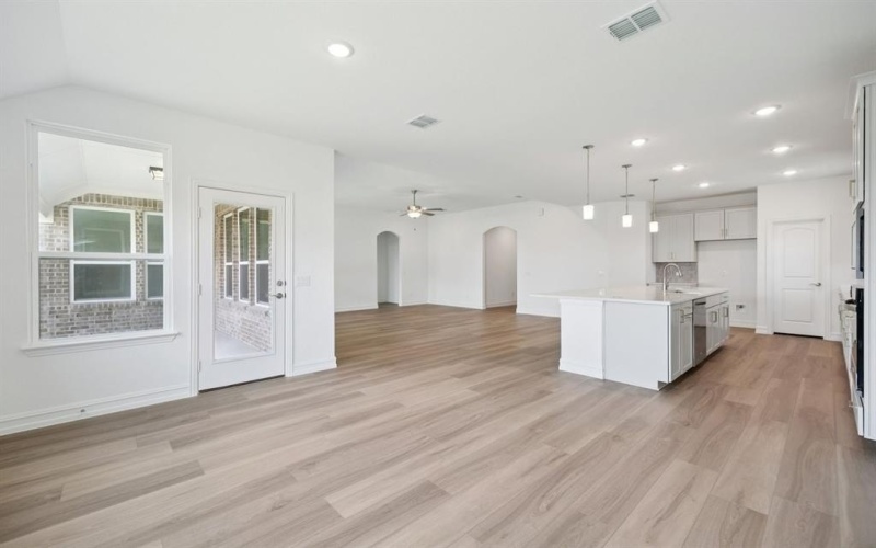 545 Carriage Hill Road, Midlothian, TX 76065, 3 Bedrooms Bedrooms, ,2 BathroomsBathrooms,Residential,For Sale,545 Carriage Hill Road,0,21207072