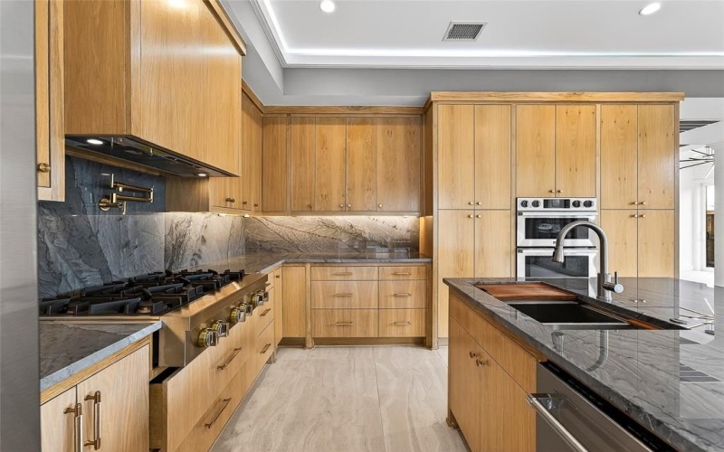 328 Lavender Drive, Richardson, TX 75081, 5 Habitaciones Habitaciones , ,6 BañosBaños,Residential,En Venta,328 Lavender Drive,0,21175086