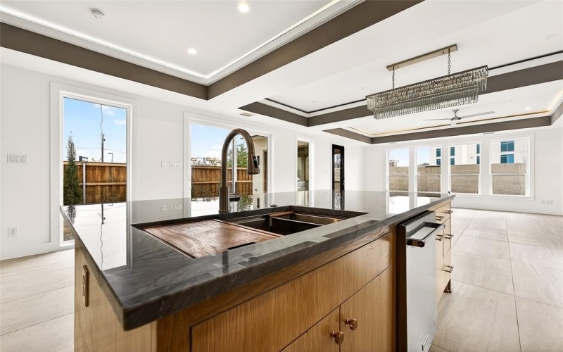 328 Lavender Drive, Richardson, TX 75081, 5 Habitaciones Habitaciones , ,6 BañosBaños,Residential,En Venta,328 Lavender Drive,0,21175086