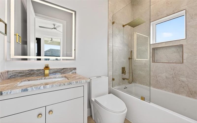 328 Lavender Drive, Richardson, TX 75081, 5 Habitaciones Habitaciones , ,6 BañosBaños,Residential,En Venta,328 Lavender Drive,0,21175086