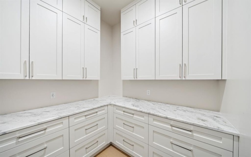 10917 Beauty Lane, Dallas, TX 75229, 4 Bedrooms Bedrooms, ,5 BathroomsBathrooms,Residential,For Sale,10917 Beauty Lane,0,21175552