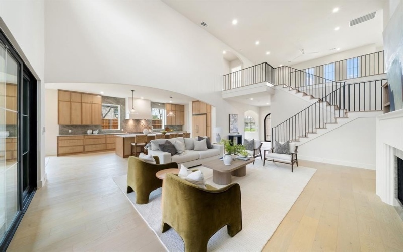 10917 Beauty Lane, Dallas, TX 75229, 4 Bedrooms Bedrooms, ,5 BathroomsBathrooms,Residential,For Sale,10917 Beauty Lane,0,21175552