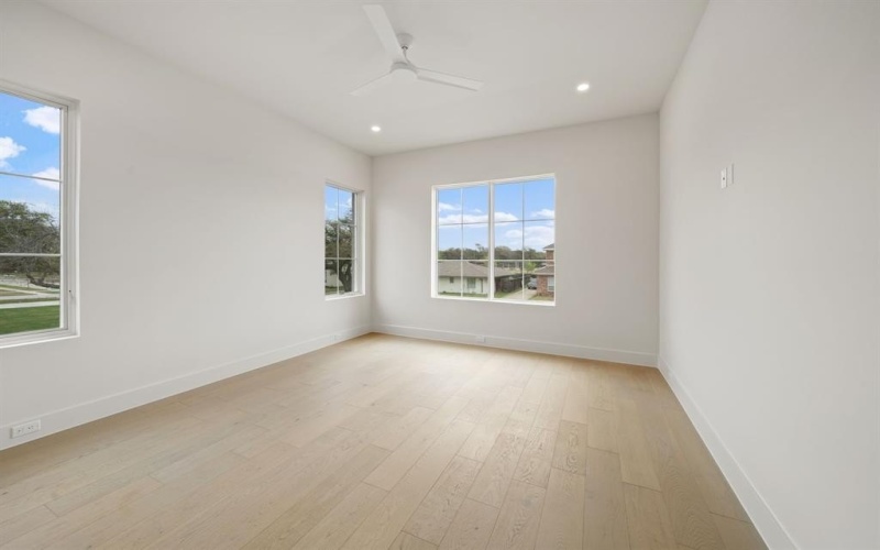 10917 Beauty Lane, Dallas, TX 75229, 4 Bedrooms Bedrooms, ,5 BathroomsBathrooms,Residential,For Sale,10917 Beauty Lane,0,21175552