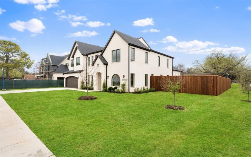 10917 Beauty Lane, Dallas, TX 75229, 4 Bedrooms Bedrooms, ,5 BathroomsBathrooms,Residential,For Sale,10917 Beauty Lane,0,21175552