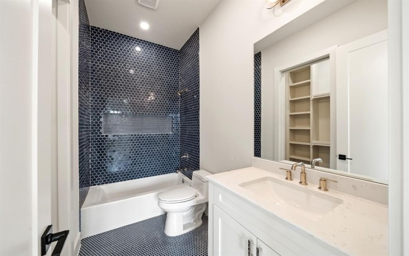 10917 Beauty Lane, Dallas, TX 75229, 4 Bedrooms Bedrooms, ,5 BathroomsBathrooms,Residential,For Sale,10917 Beauty Lane,0,21175552