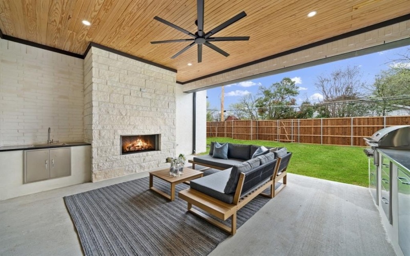 10917 Beauty Lane, Dallas, TX 75229, 4 Bedrooms Bedrooms, ,5 BathroomsBathrooms,Residential,For Sale,10917 Beauty Lane,0,21175552