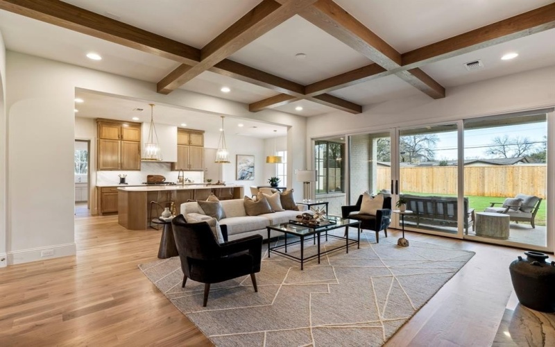 3207 Latham Drive, Dallas, TX 75229, 5 Habitaciones Habitaciones , ,6 BañosBaños,Residential,En Venta,3207 Latham Drive,0,21182275