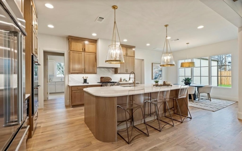 3207 Latham Drive, Dallas, TX 75229, 5 Habitaciones Habitaciones , ,6 BañosBaños,Residential,En Venta,3207 Latham Drive,0,21182275