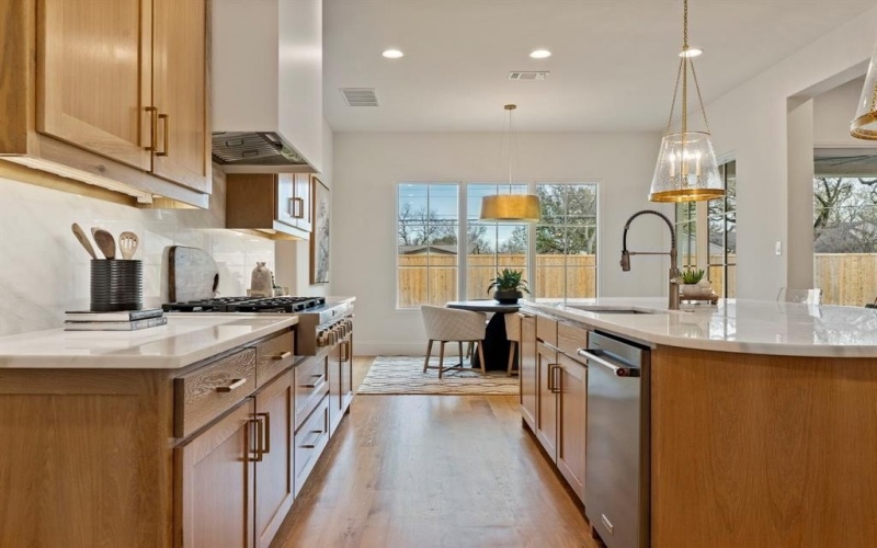 3207 Latham Drive, Dallas, TX 75229, 5 Habitaciones Habitaciones , ,6 BañosBaños,Residential,En Venta,3207 Latham Drive,0,21182275