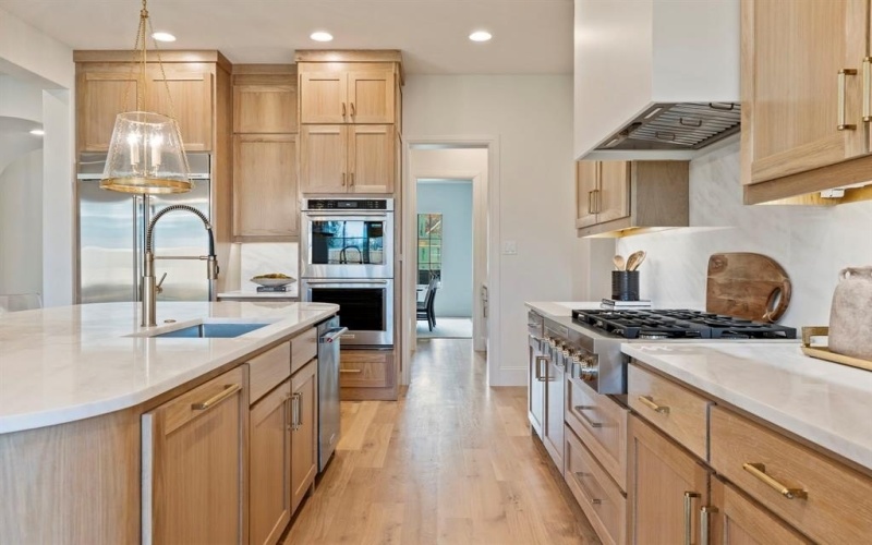 3207 Latham Drive, Dallas, TX 75229, 5 Habitaciones Habitaciones , ,6 BañosBaños,Residential,En Venta,3207 Latham Drive,0,21182275