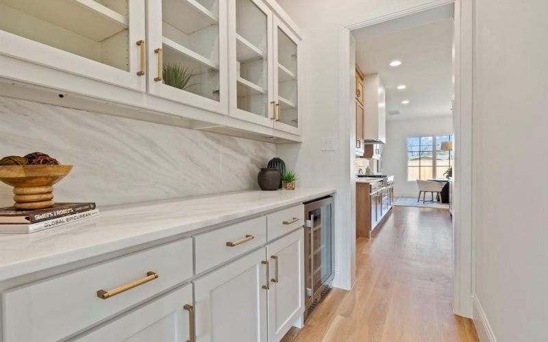 3207 Latham Drive, Dallas, TX 75229, 5 Habitaciones Habitaciones , ,6 BañosBaños,Residential,En Venta,3207 Latham Drive,0,21182275