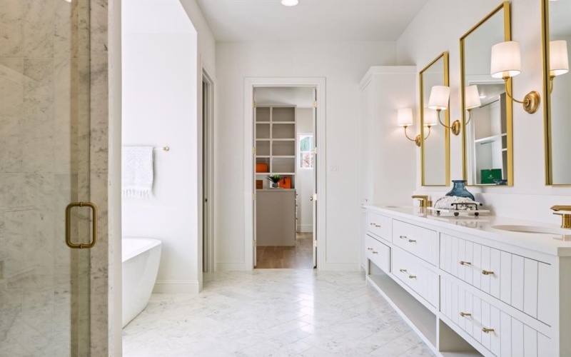 3207 Latham Drive, Dallas, TX 75229, 5 Habitaciones Habitaciones , ,6 BañosBaños,Residential,En Venta,3207 Latham Drive,0,21182275