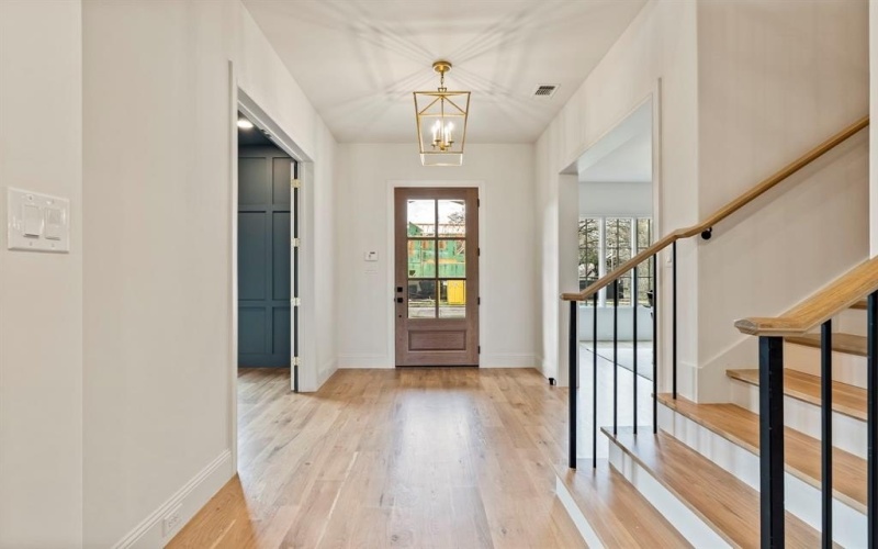 3207 Latham Drive, Dallas, TX 75229, 5 Habitaciones Habitaciones , ,6 BañosBaños,Residential,En Venta,3207 Latham Drive,0,21182275