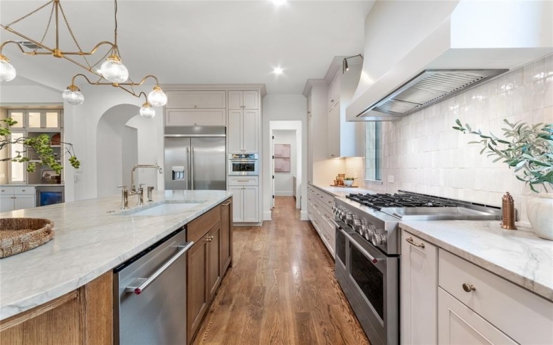 8611 San Fernando Way, Dallas, TX 75218, 4 Habitaciones Habitaciones , ,3 BañosBaños,Residential,En Venta,8611 San Fernando Way,0,21195101